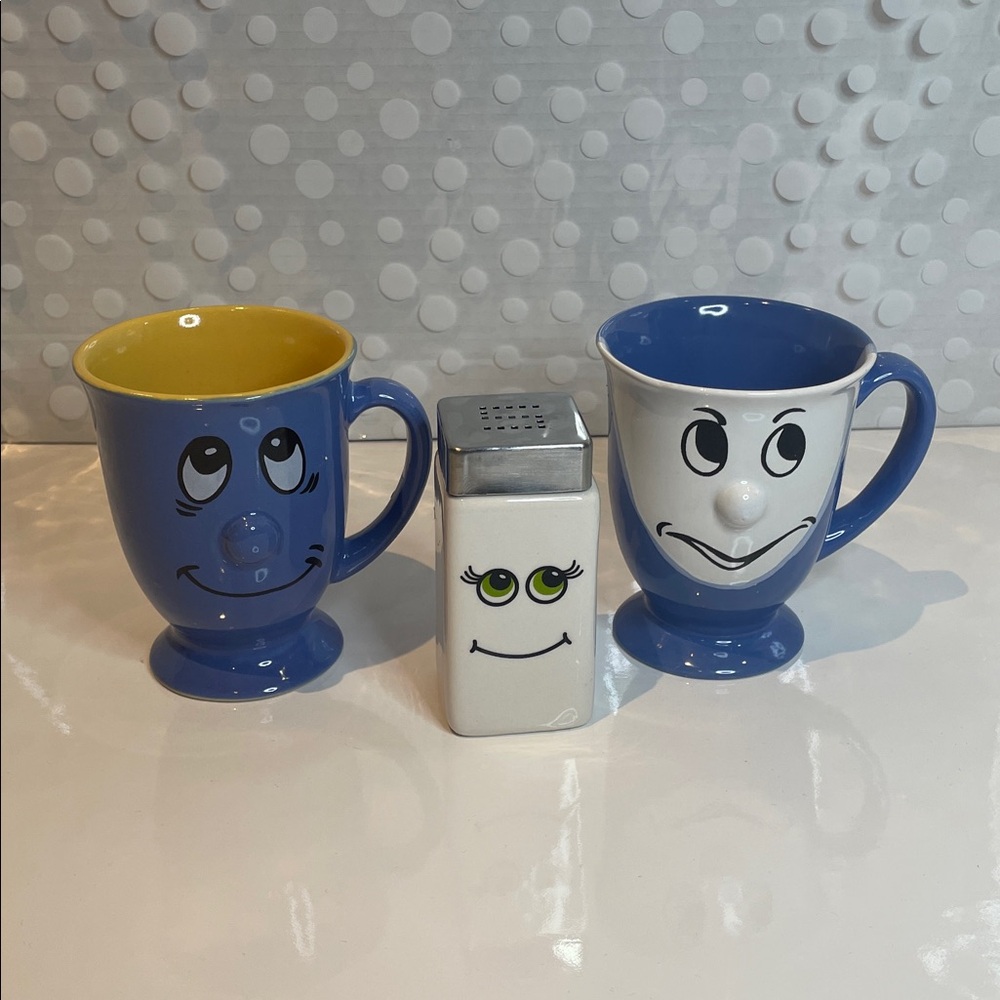 Vintage Gryphon Ware Blue 3D Mugs & Salt Shaker